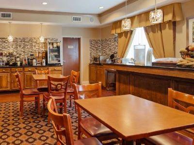 Hotel Western Hannaford Inn&suites