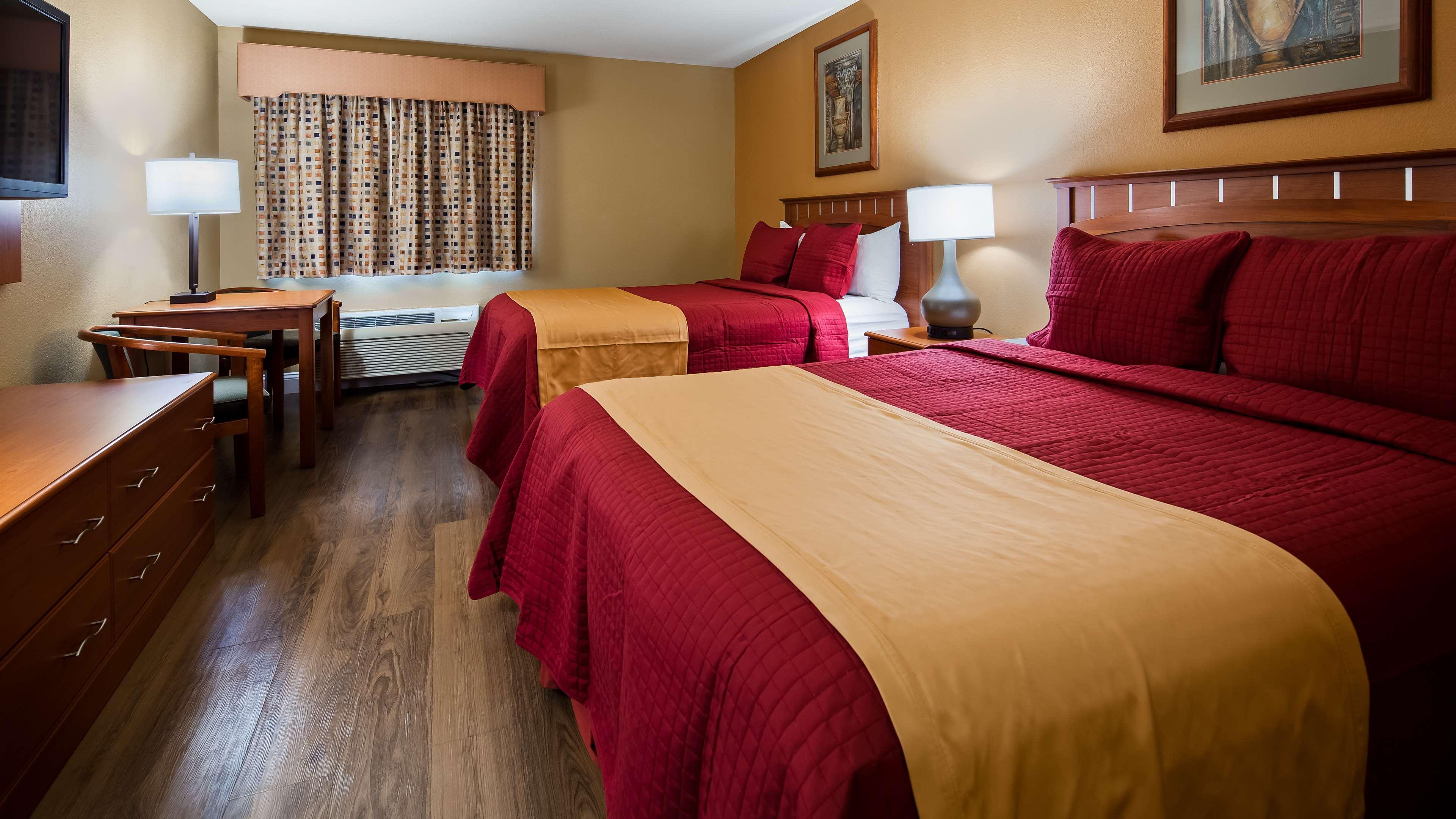 Western Hannaford Inn&suites Hotel Kenwood