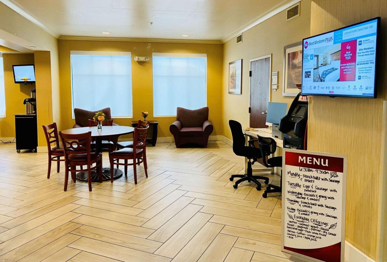 Western Hannaford Inn&suites Kenwood