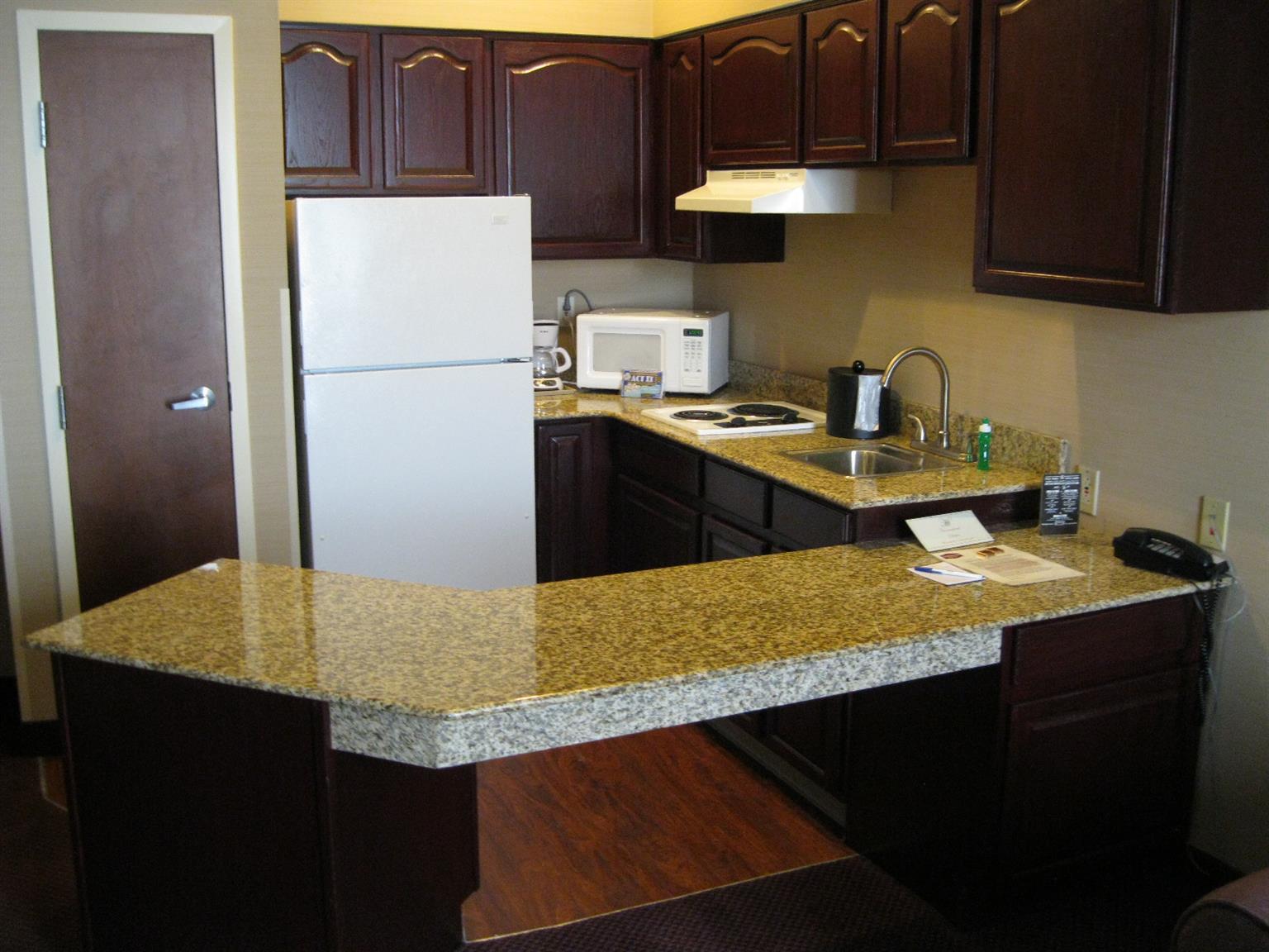 Western Hannaford Inn&suites Hotel