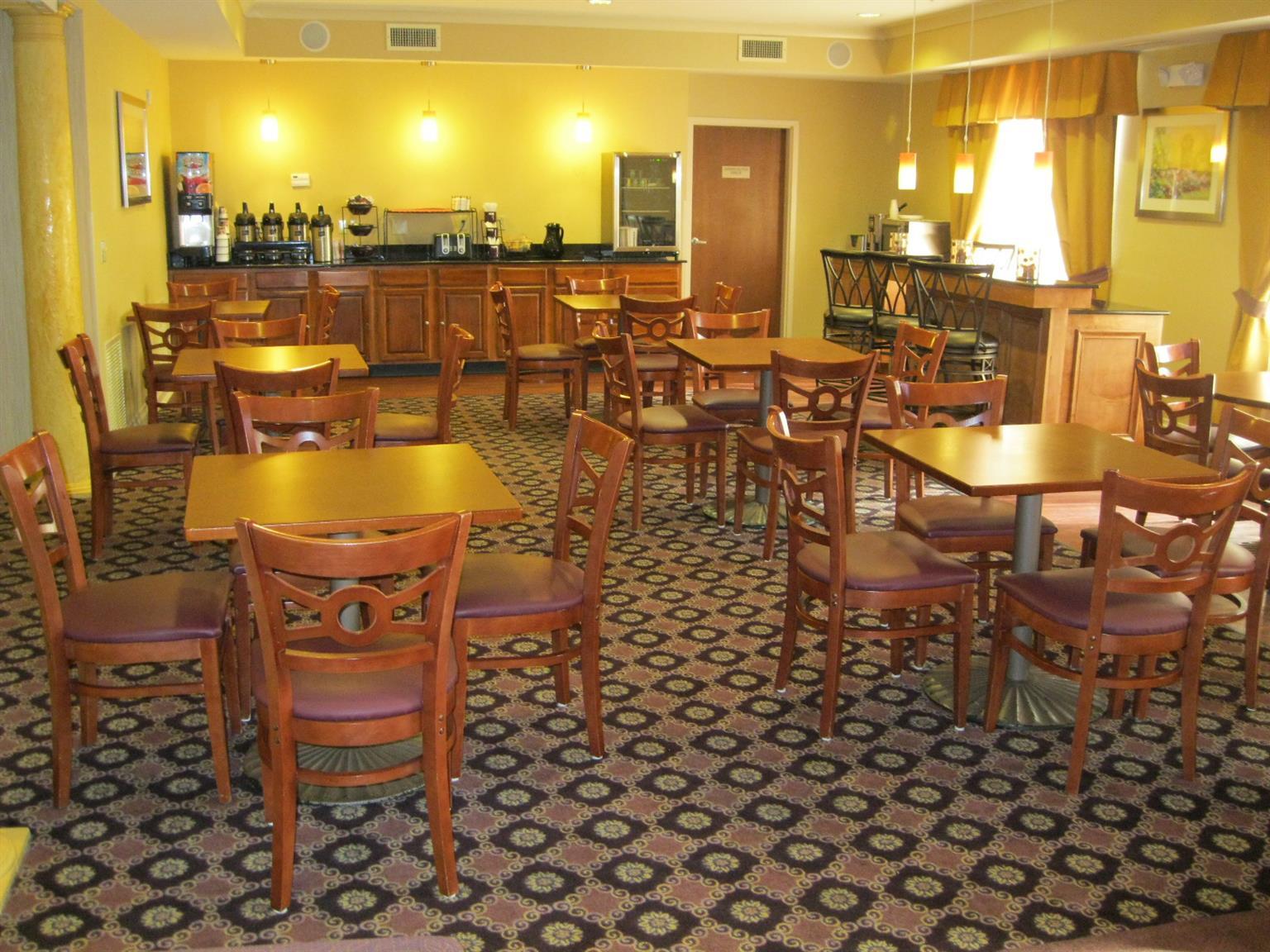 Western Hannaford Inn&suites