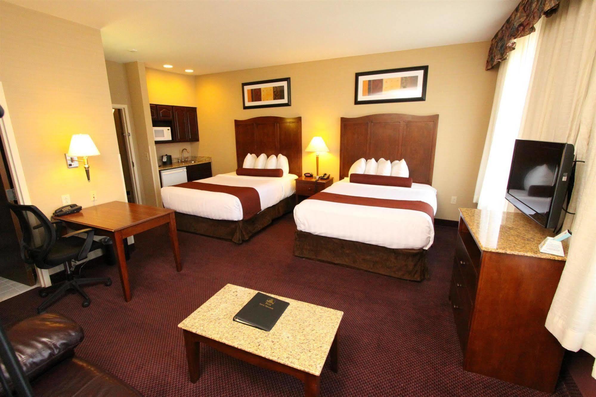 Western Hannaford Inn&suites Kenwood