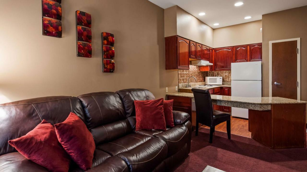 Western Hannaford Inn&suites Kenwood