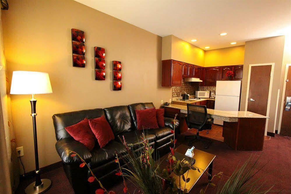 Western Hannaford Inn&suites