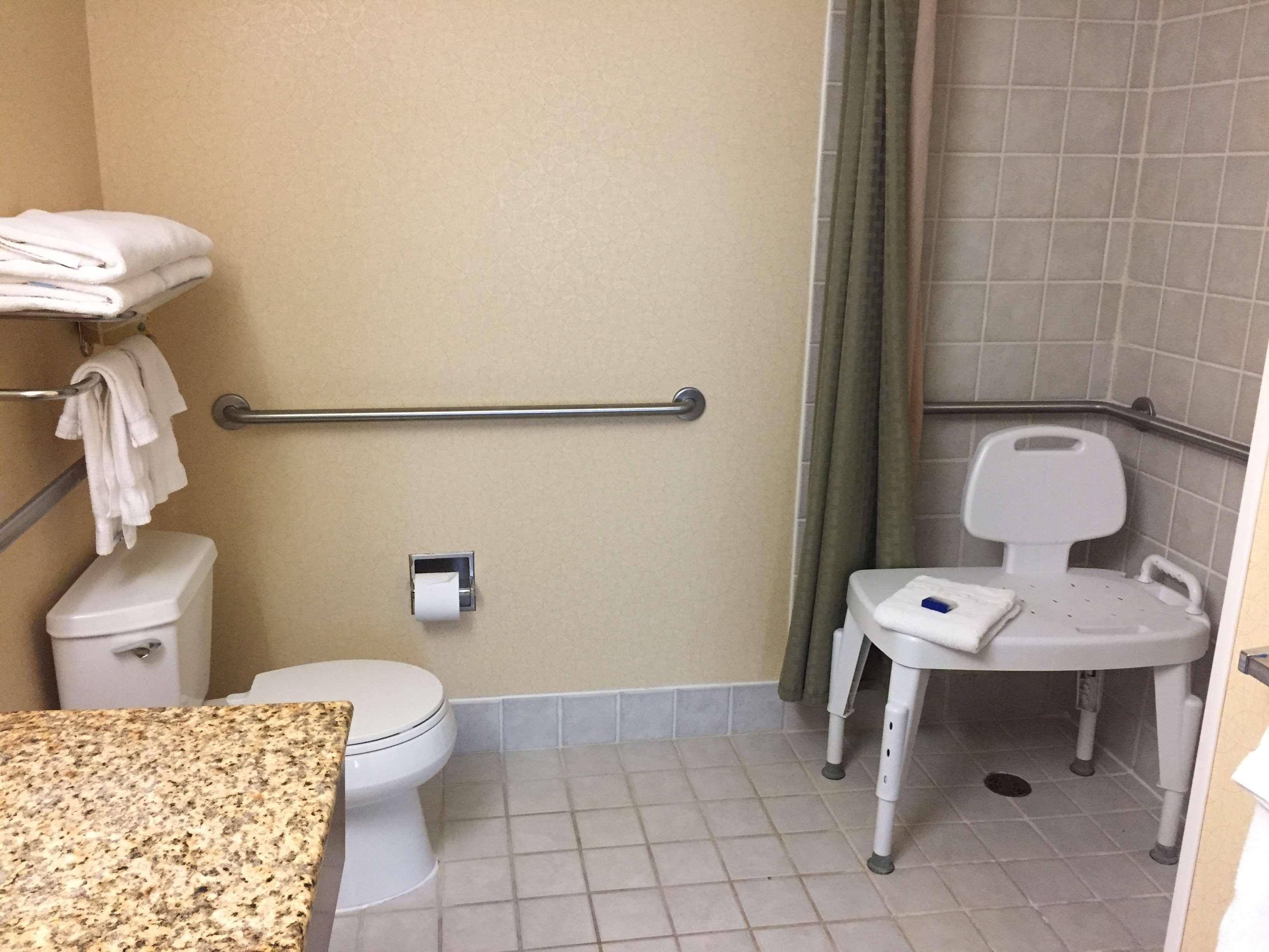 Western Hannaford Inn&suites
