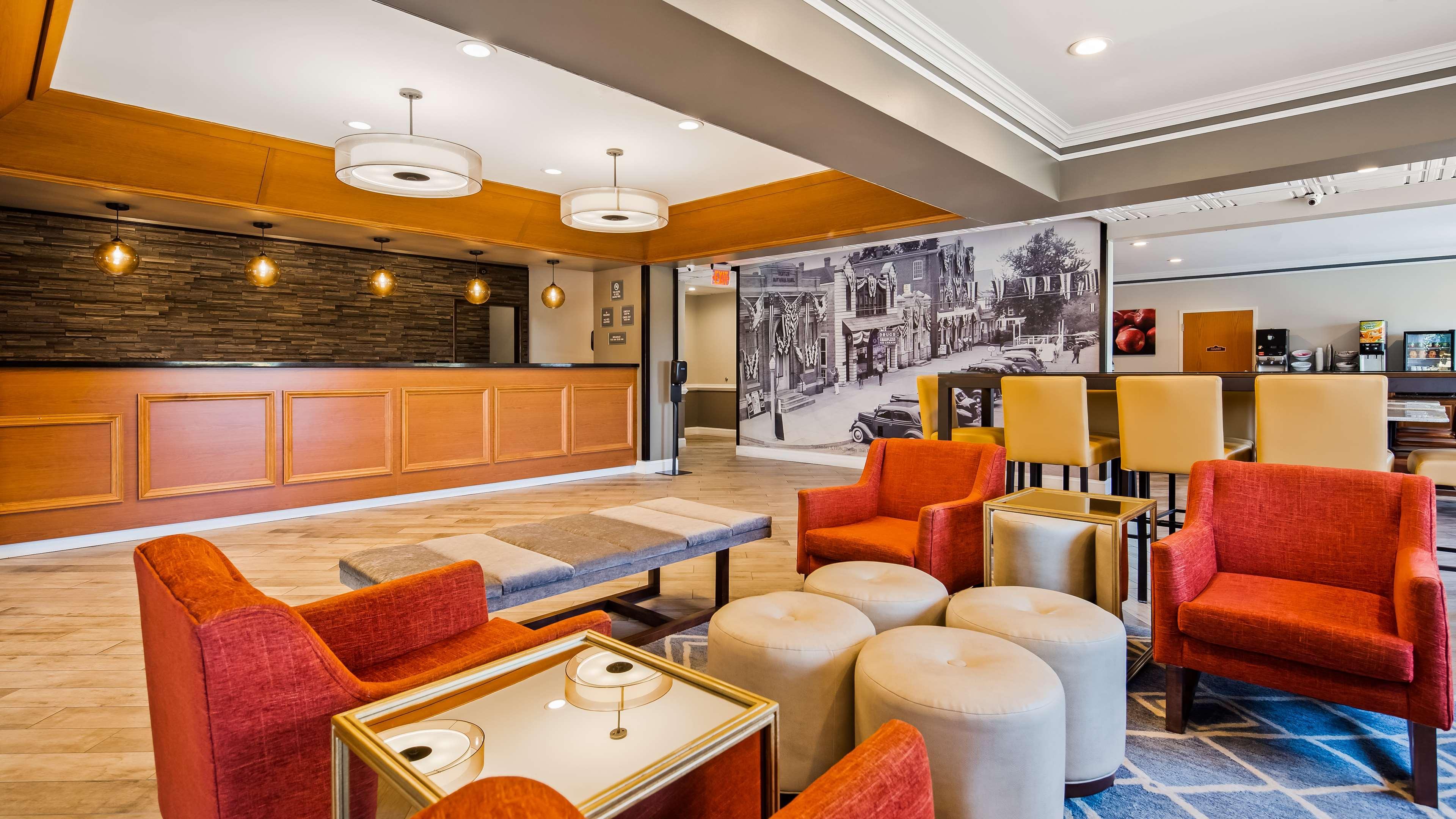 Western Hannaford Inn&suites Kenwood