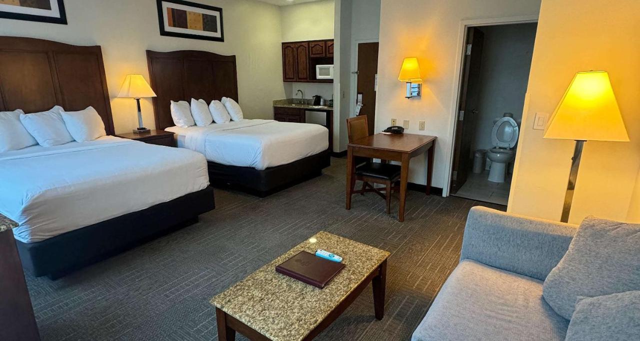 Western Hannaford Inn&suites Hotel 3*