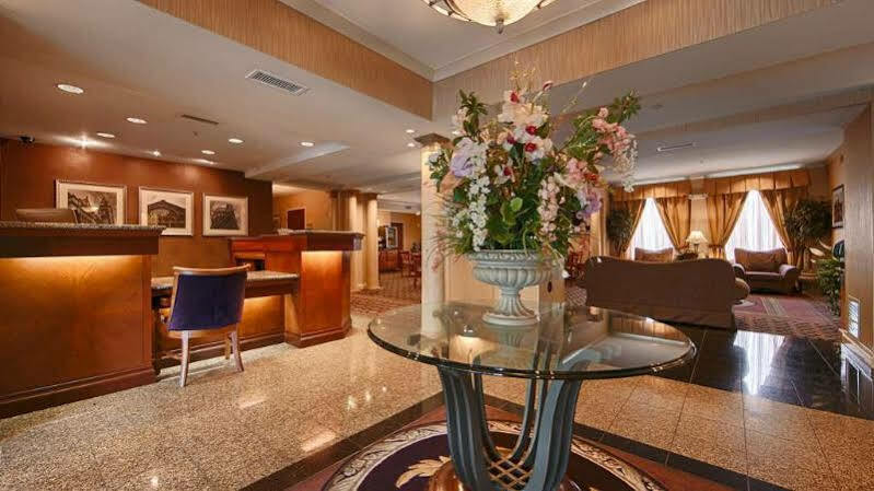 Western Hannaford Inn&suites Kenwood